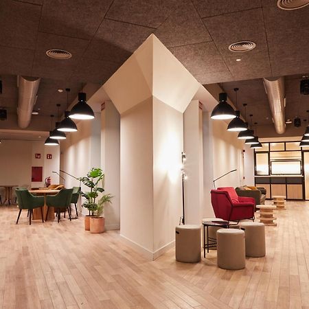 Latroupe Prado Hostel Мадрид Екстериор снимка