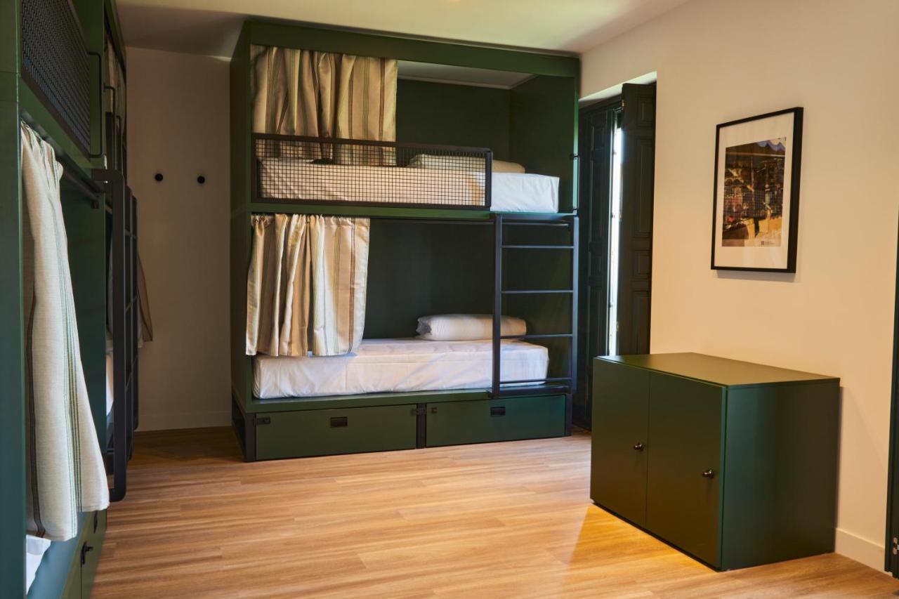 Latroupe Prado Hostel Мадрид Екстериор снимка