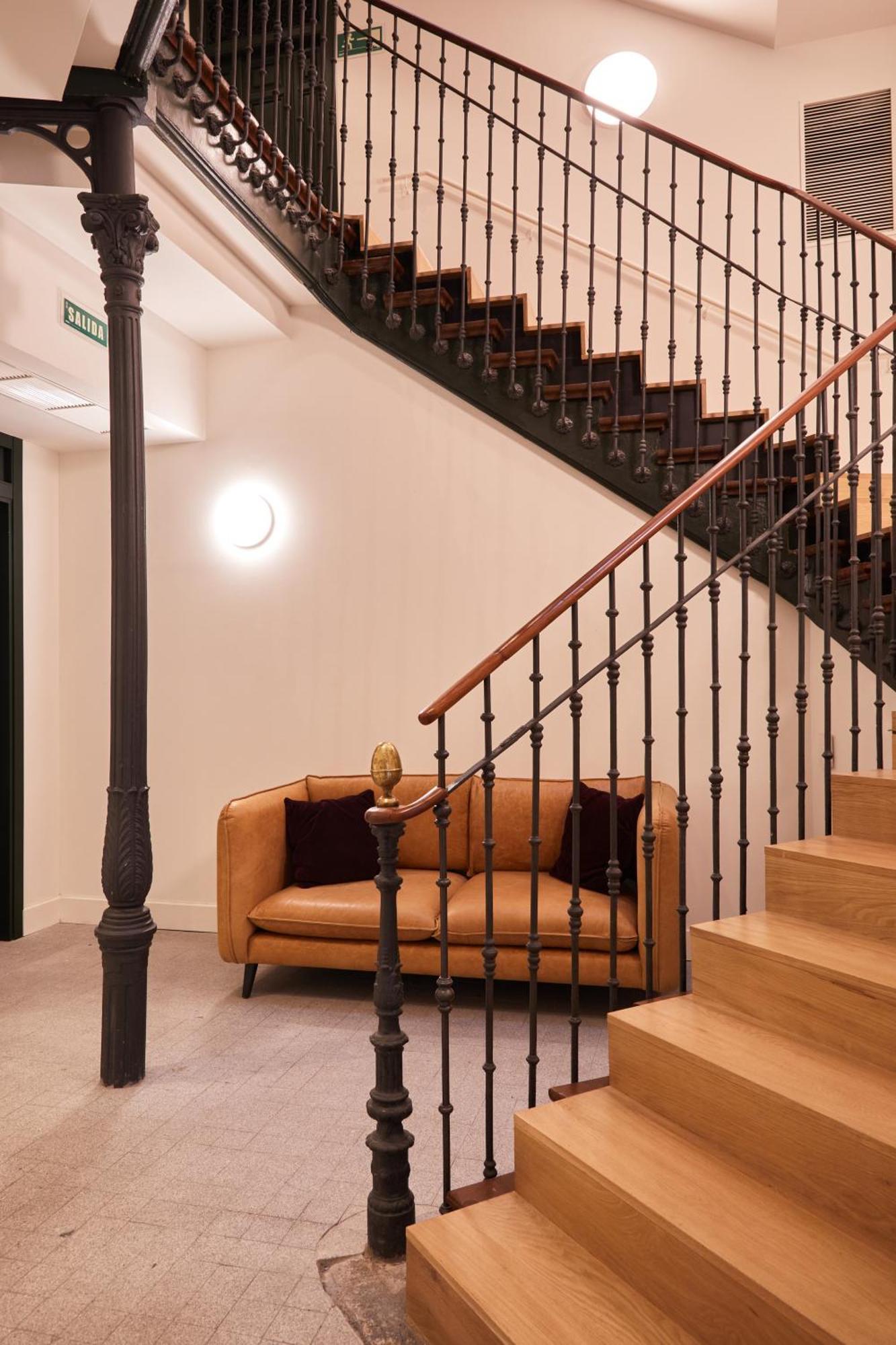 Latroupe Prado Hostel Мадрид Екстериор снимка